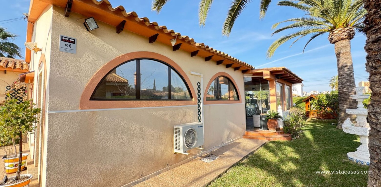 Resale - Villa - Cabo Roig