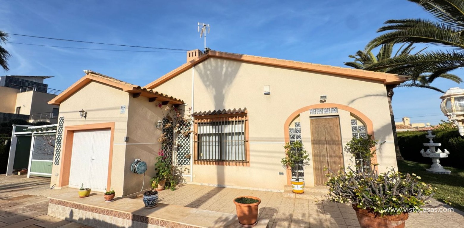 Resale - Villa - Cabo Roig