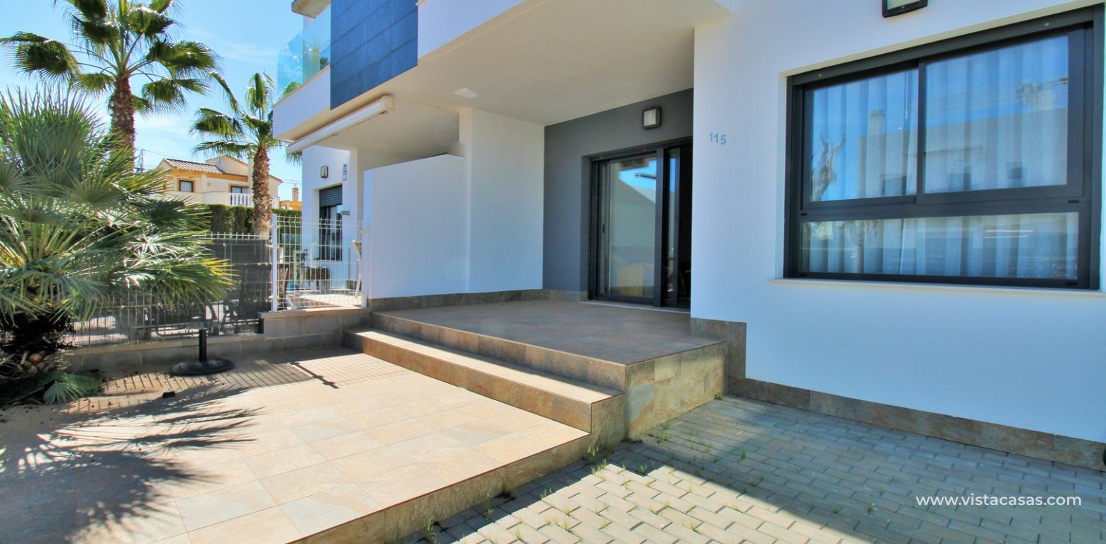 Ground floor apartment for sale in Lamar Resort II Pilar de la Horadada driveway