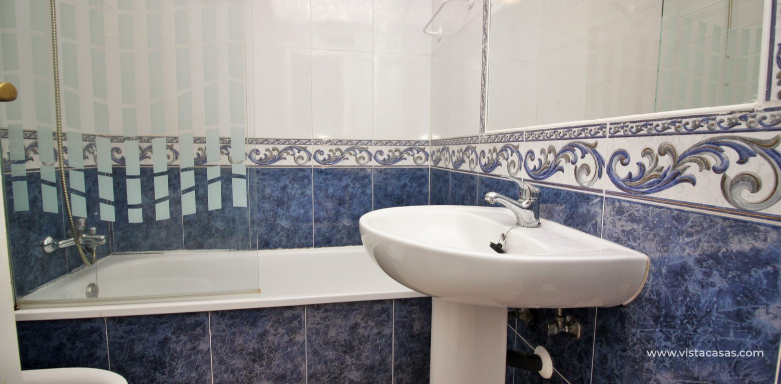 Apartment for sale in Villamartin bathroom