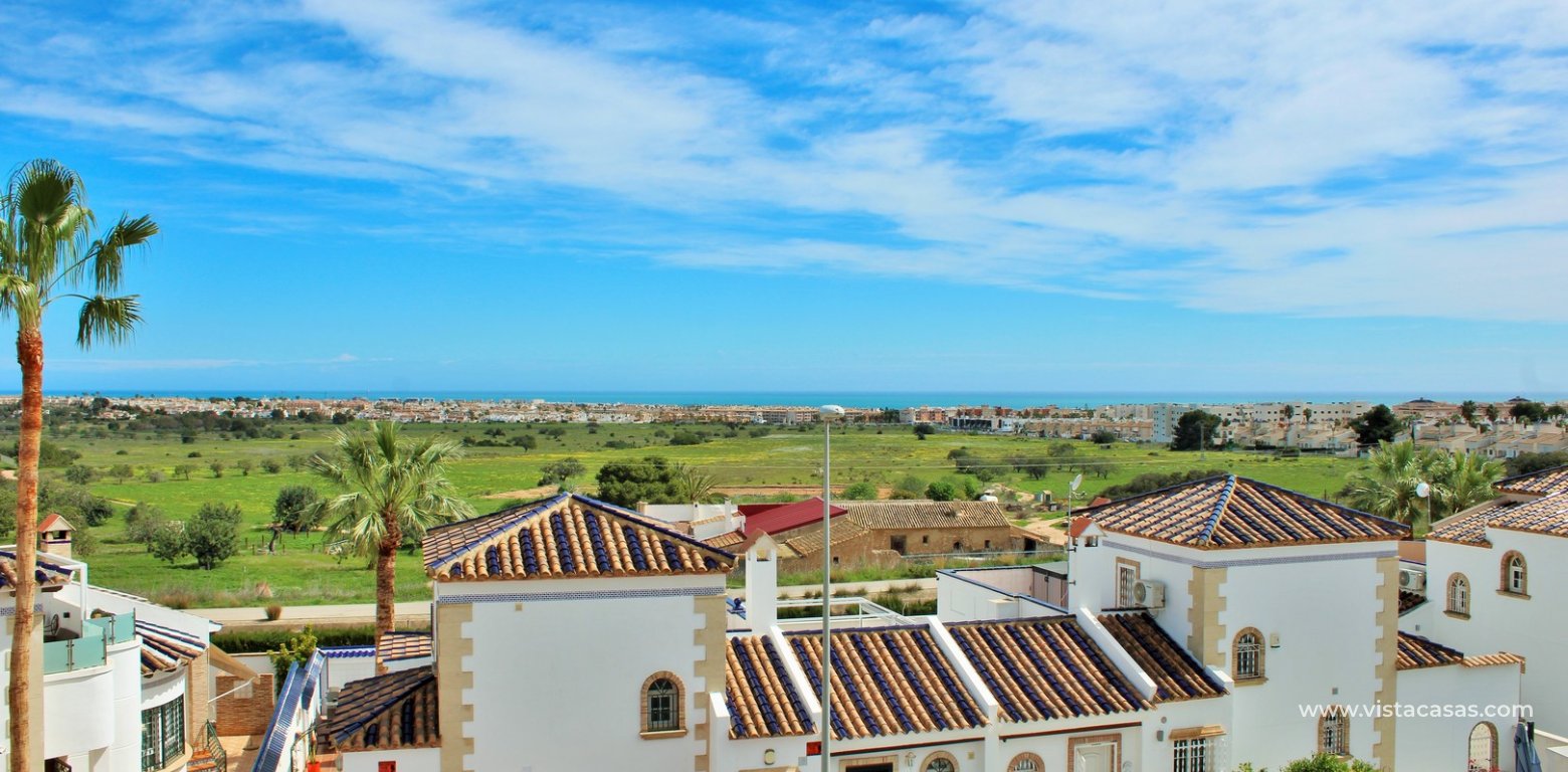 Top floor apartment for sale R3 Las Violetas Villamartin solarium views