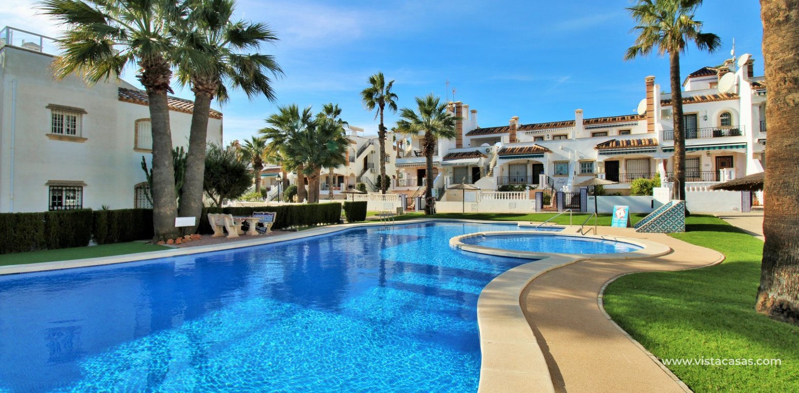 Top floor apartment for sale R3 Las Violetas Villamartin swimming pool communal