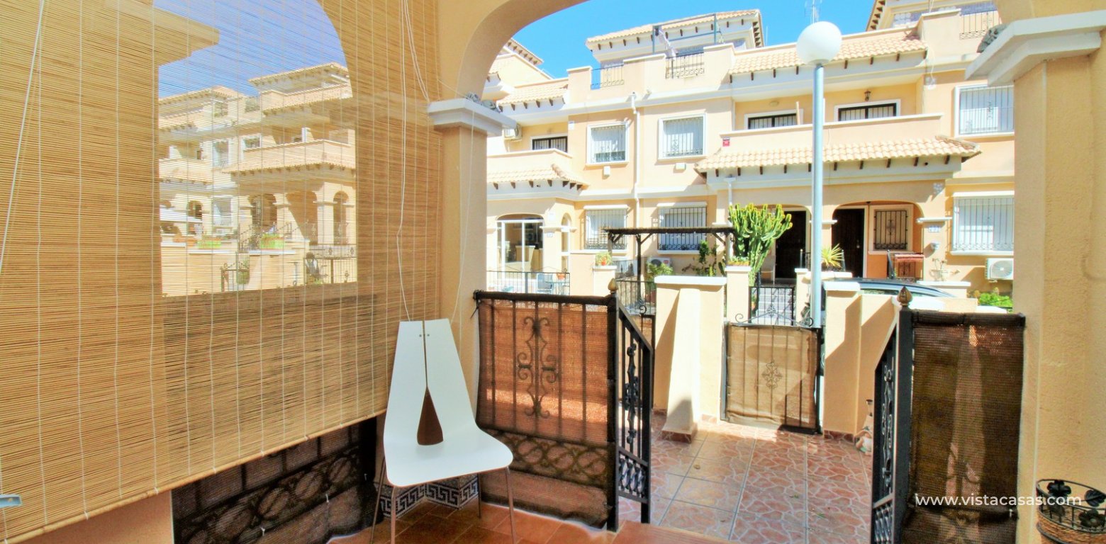 3 bedroom townhouse for sale Entregolf Villamartin porch