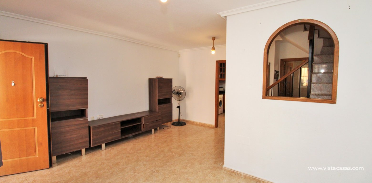3 bedroom townhouse for sale Entregolf Villamartin lounge 2