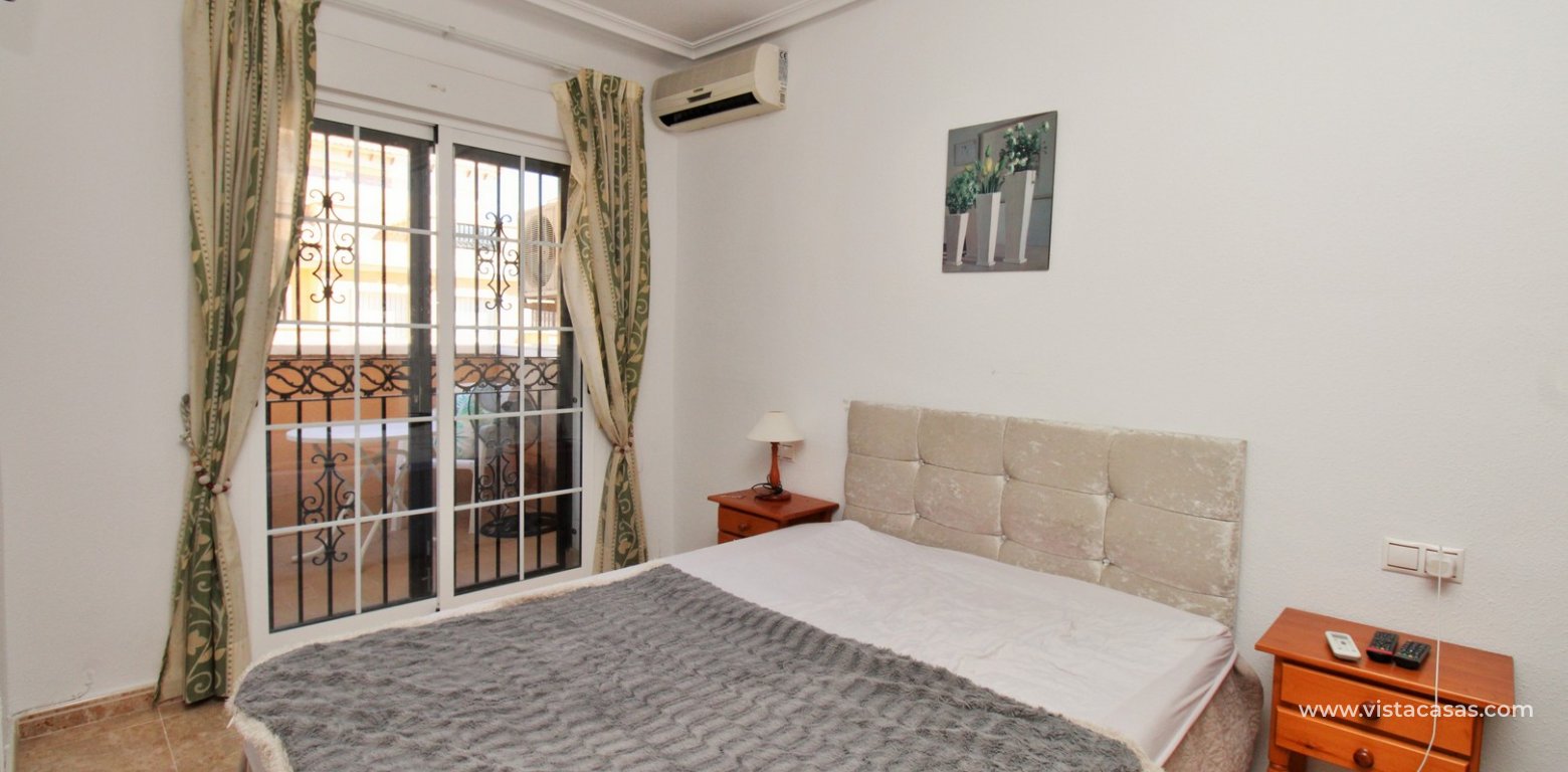 3 bedroom townhouse for sale Entregolf Villamartin master bedroom