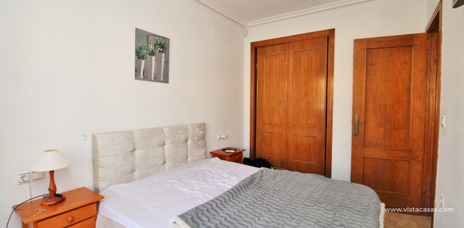 3 bedroom townhouse for sale Entregolf Villamartin master bedroom fitted wardrobes