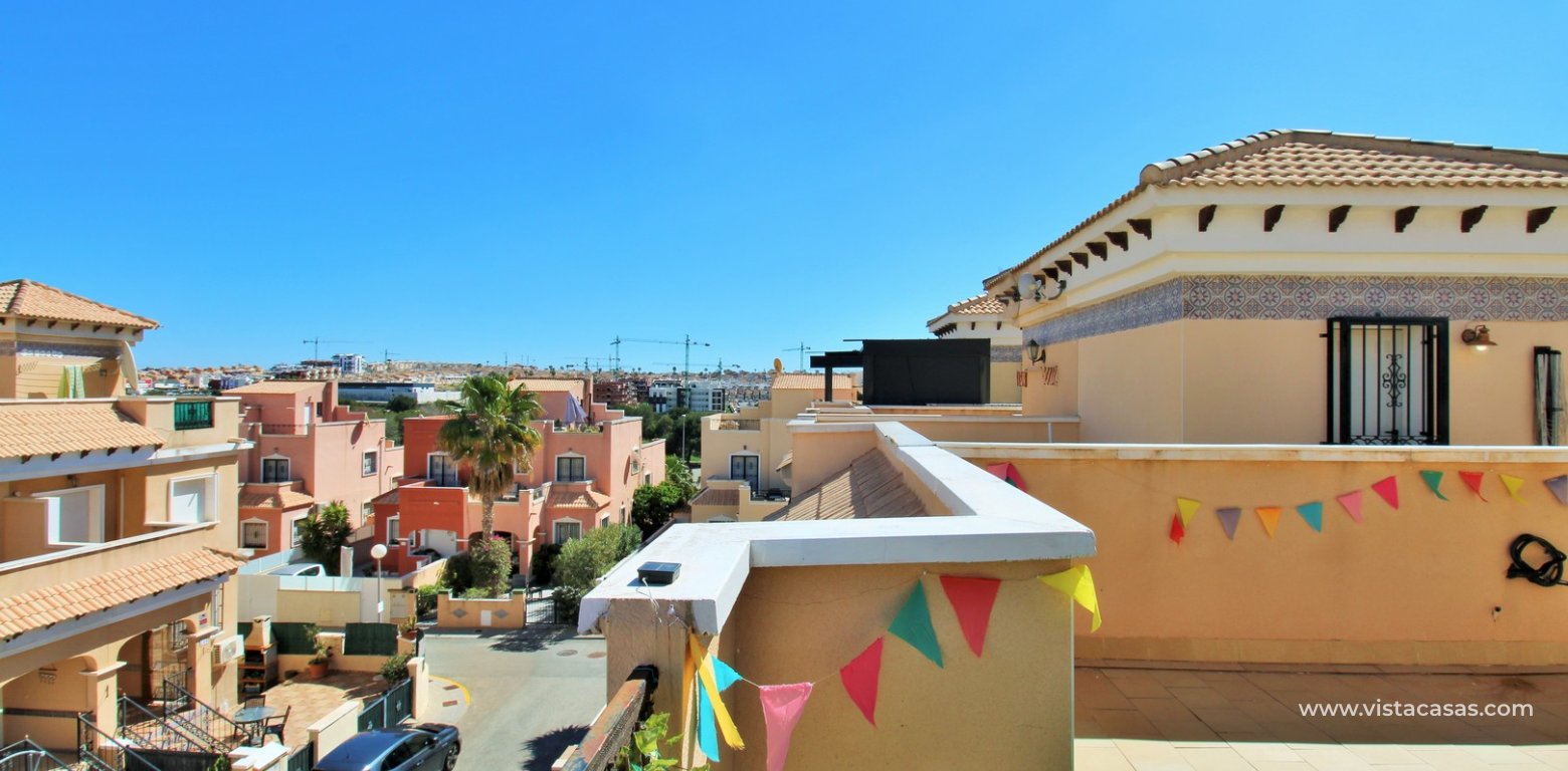 3 bedroom townhouse for sale Entregolf Villamartin roof terrace 3