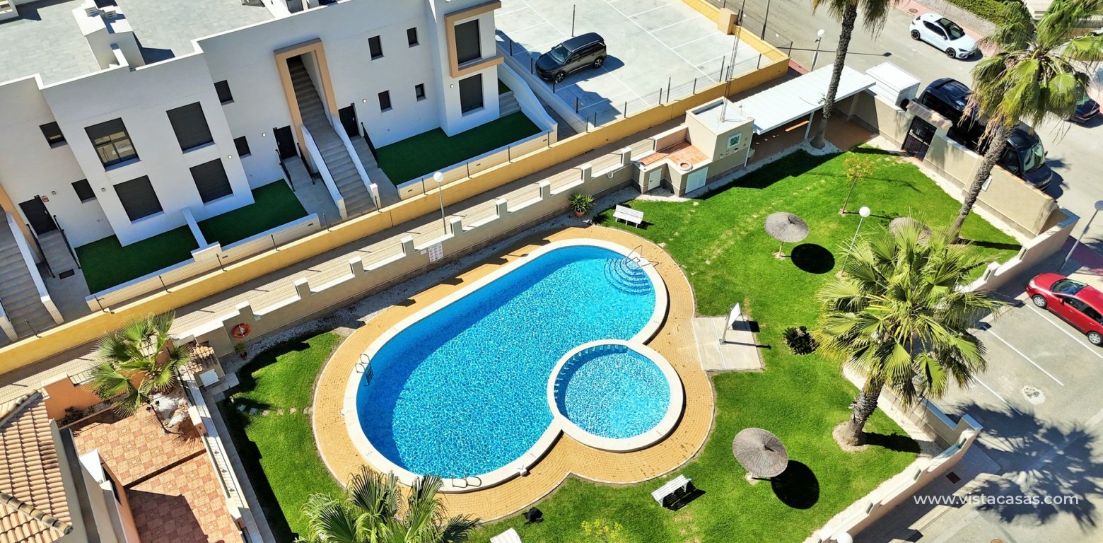 3 bedroom townhouse for sale Entregolf Villamartin swimming pool