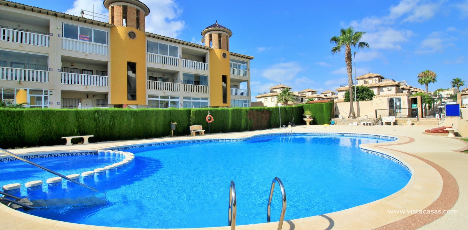 Property for sale in Pinada Golf 1 Villamartin swimming pool
