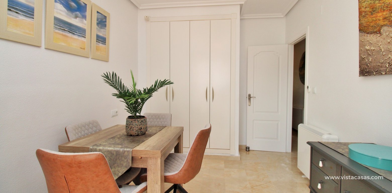 Buhardilla townhouse for sale Villamartin Pau 8 twin bedroom fitted wardrobes