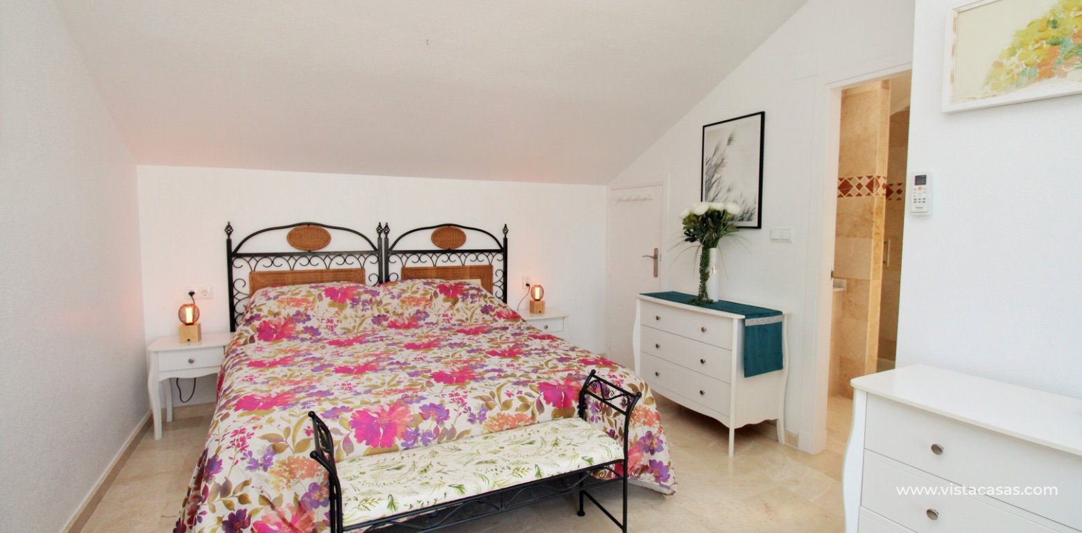 Buhardilla townhouse for sale Villamartin Pau 8 master bedroom en-suite
