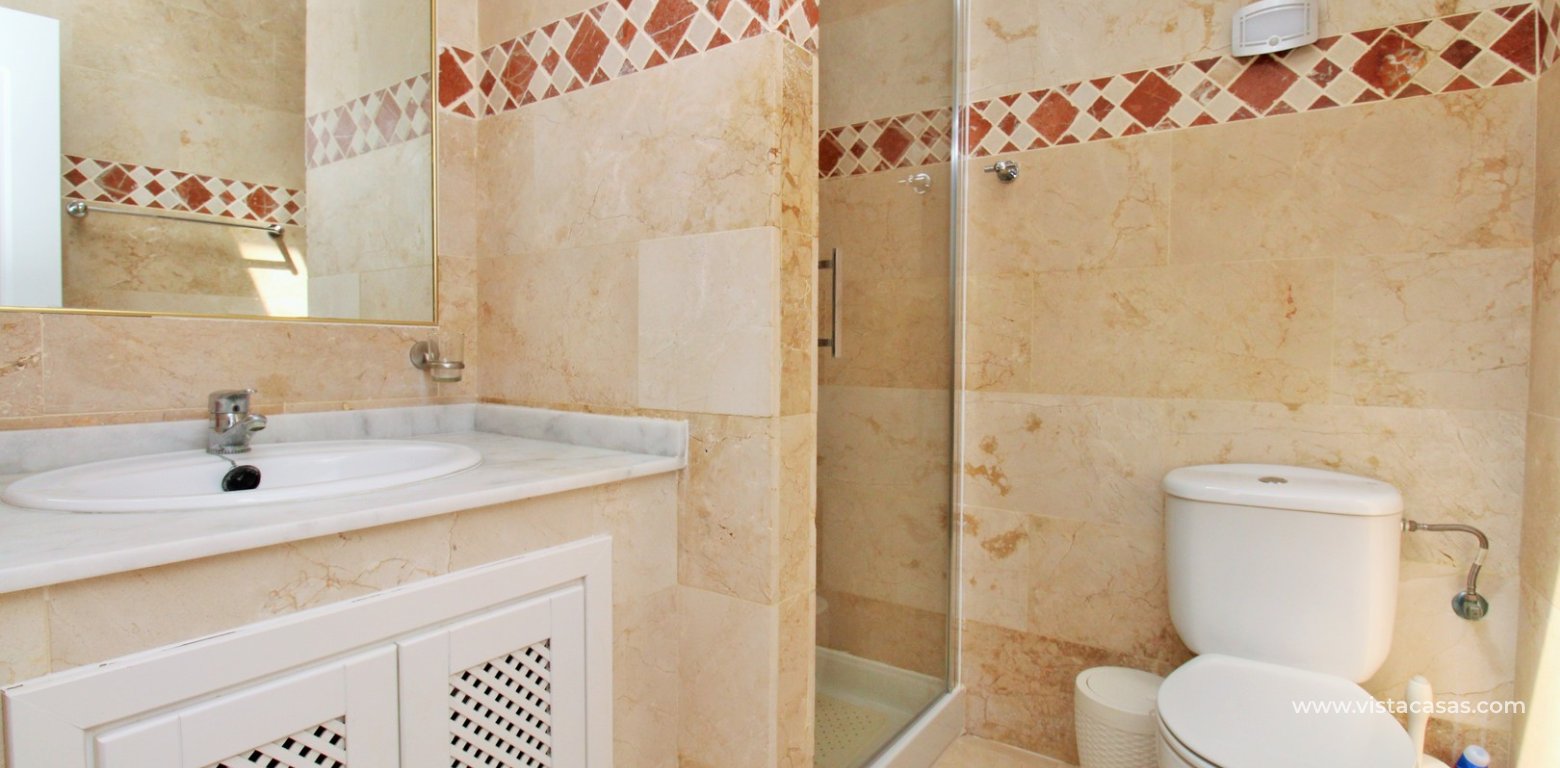 Buhardilla townhouse for sale Villamartin Pau 8 en-suite bathroom