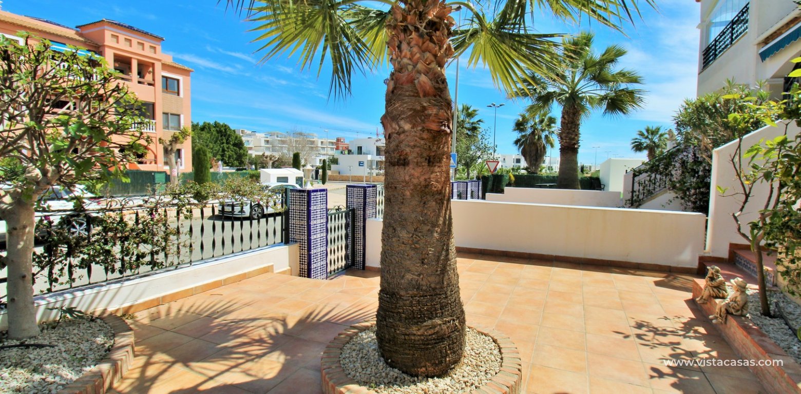 Buhardilla townhouse for sale Villamartin Pau 8 front garden