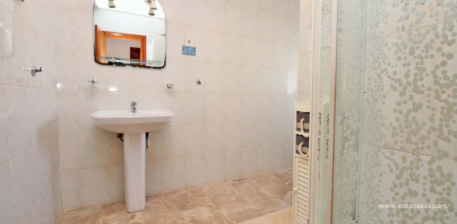 Villa with private pool for sale Villamartin Golf bathroom