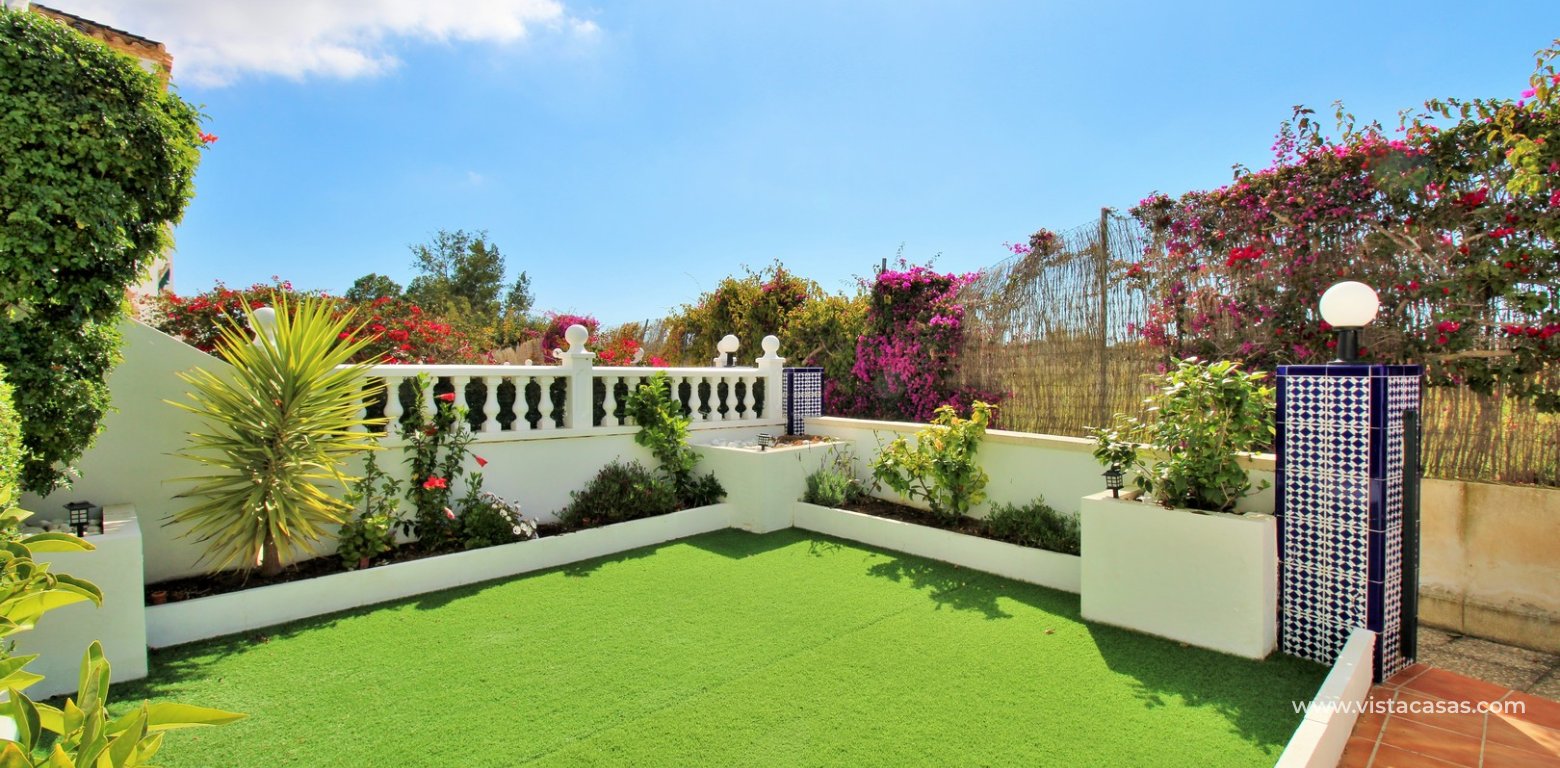 Buhardilla townhouse for sale Pau 8 Villamartin front garden