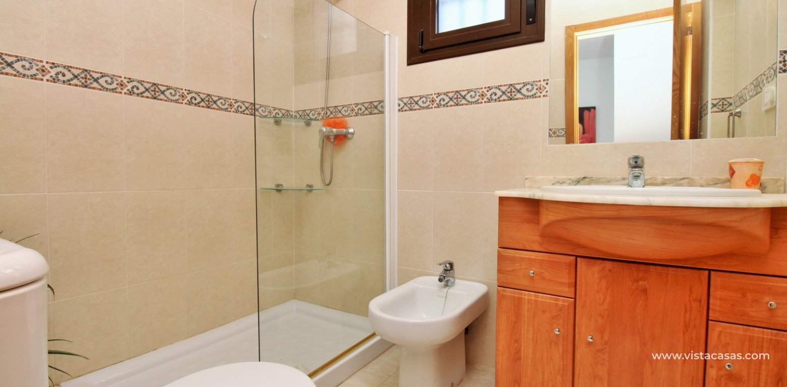 Detached ilios villa for sale in Pau 8 Villamartin bathroom