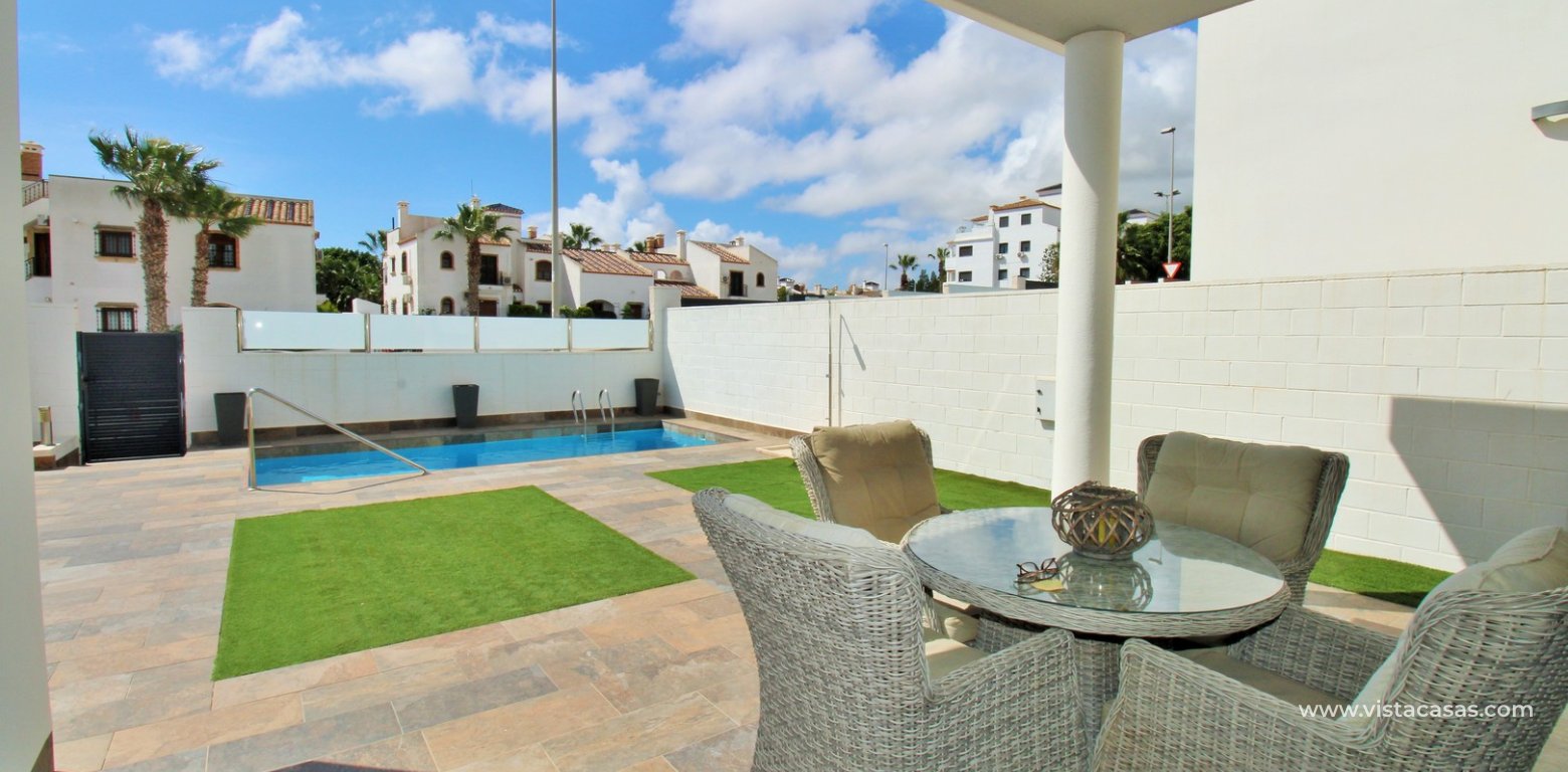 Detached Innova villa for sale Pau 8 Villamartin porch