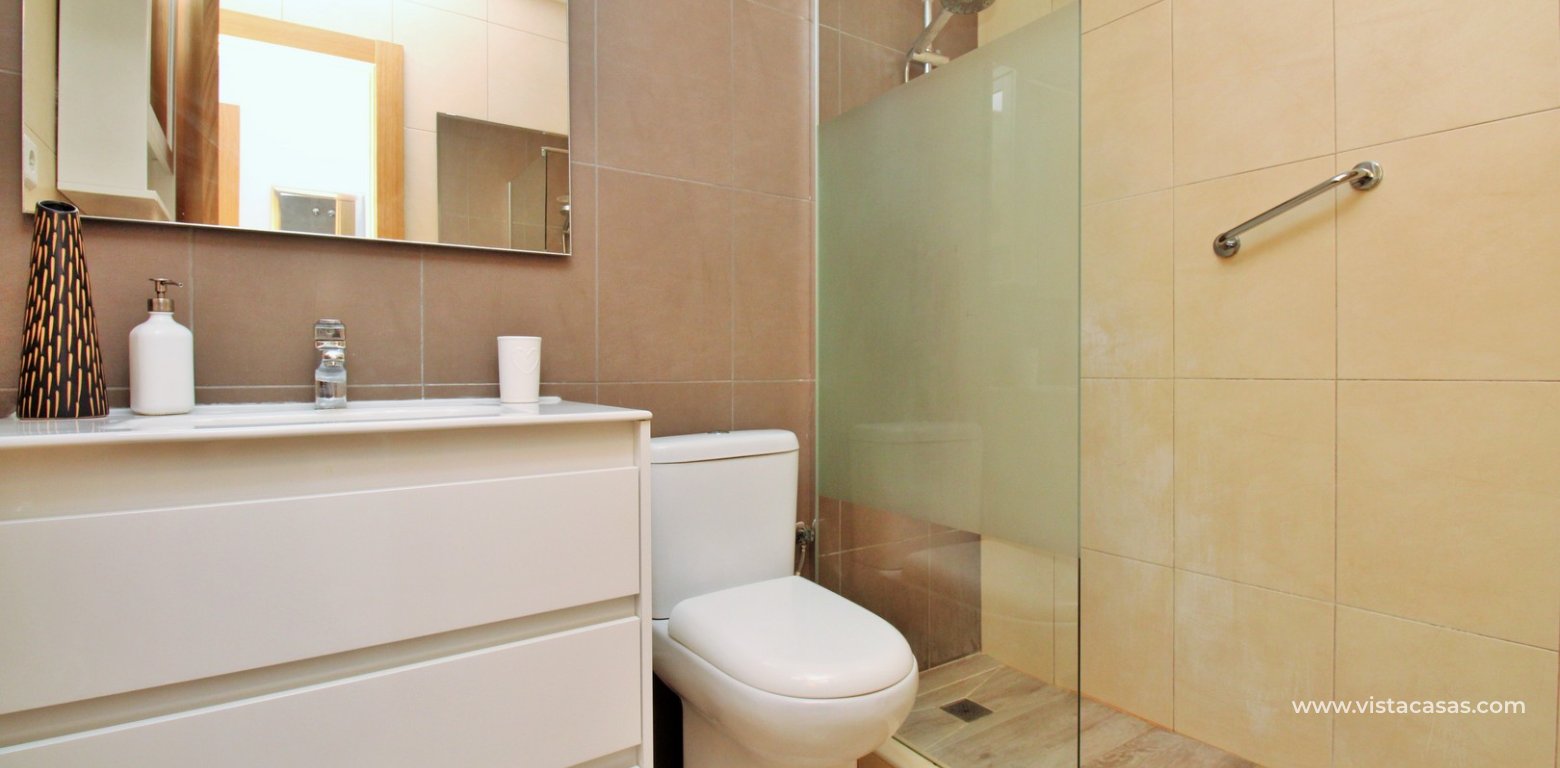 Ground floor apartment for sale Verdemar 3 Villamartin bathroom