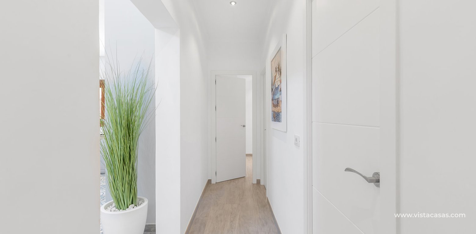 Resale - Villa - Punta Prima