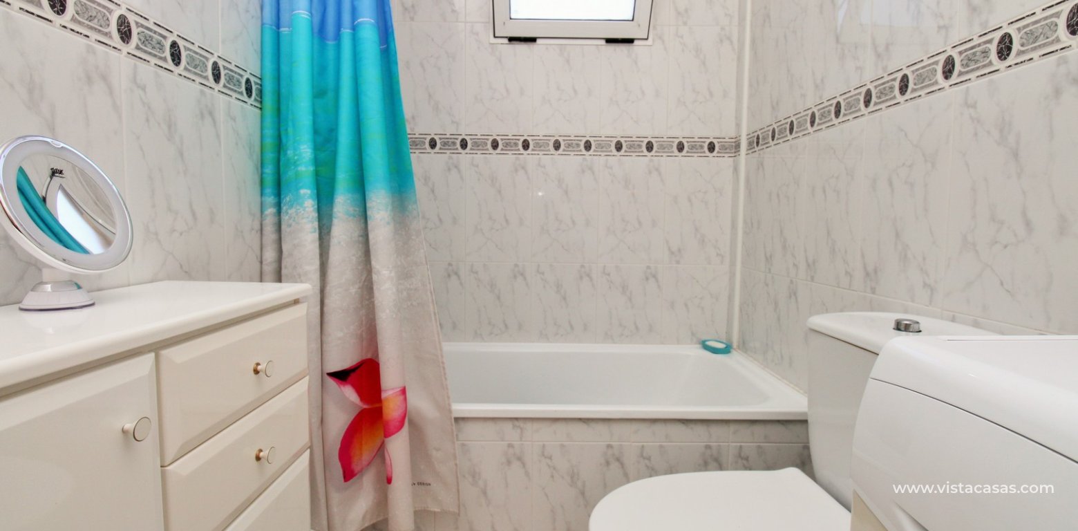 Top floor apartment for sale Sol de Mar Playa Flamenca bathroom 2