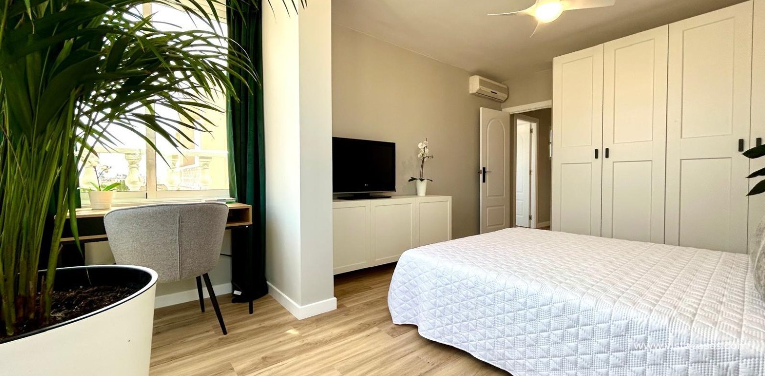 Resale - Townhouse - Punta Prima