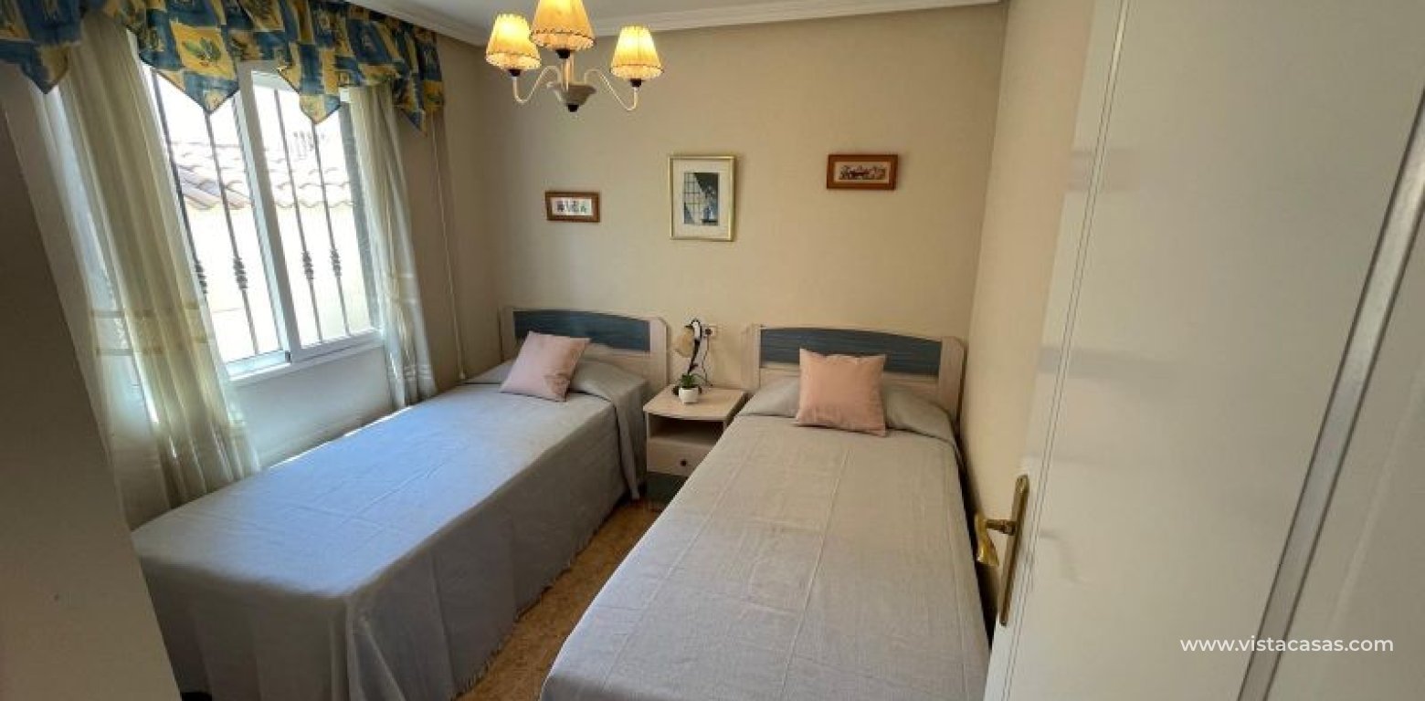 Resale - Villa - Torrevieja