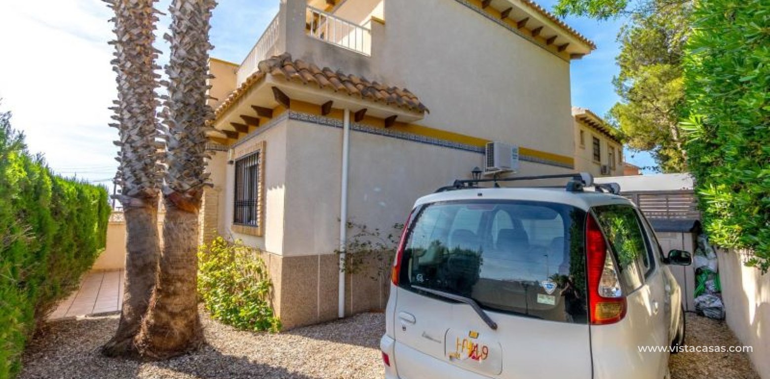 Resale - Villa - Torrevieja