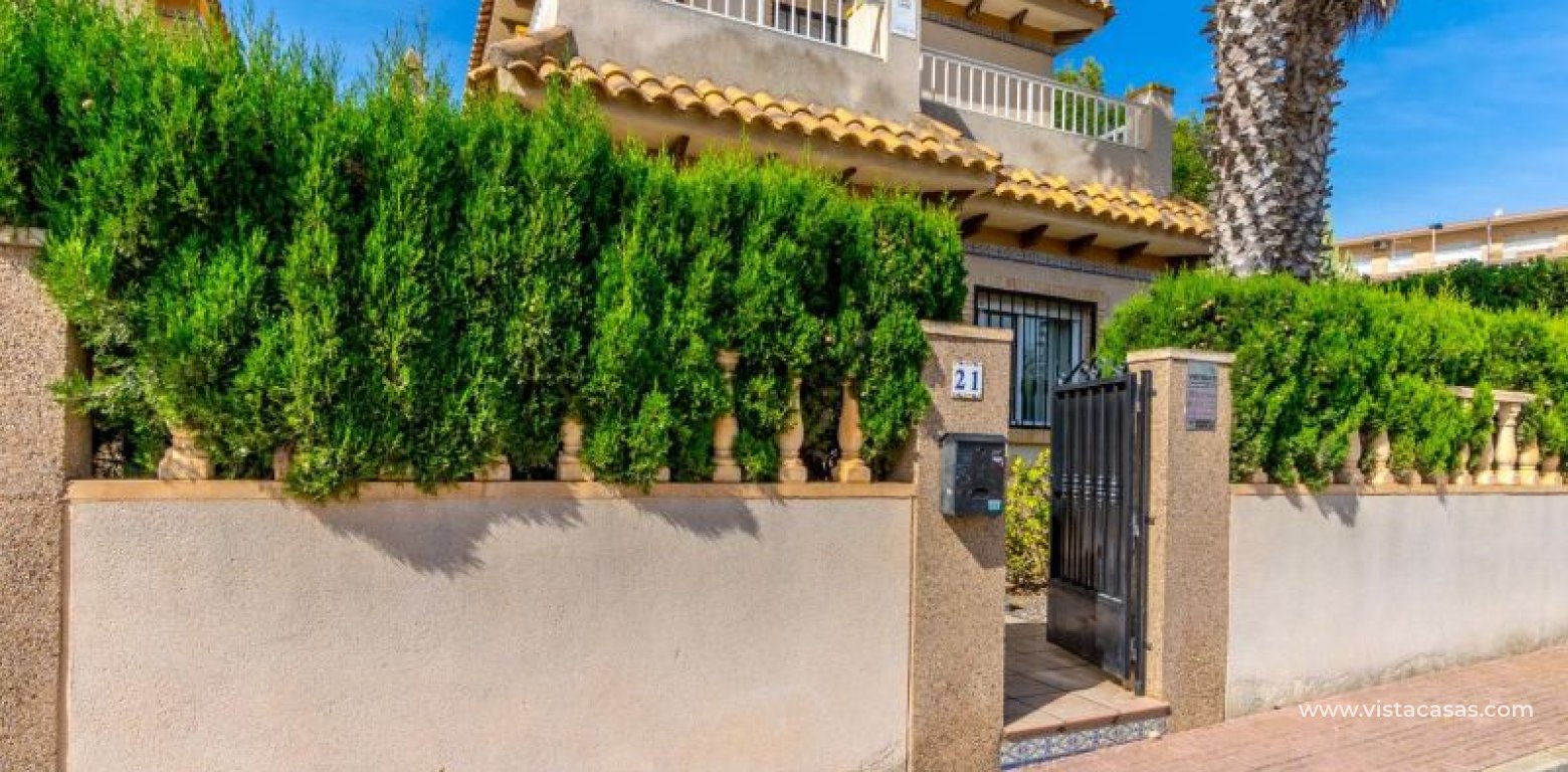Resale - Villa - Torrevieja