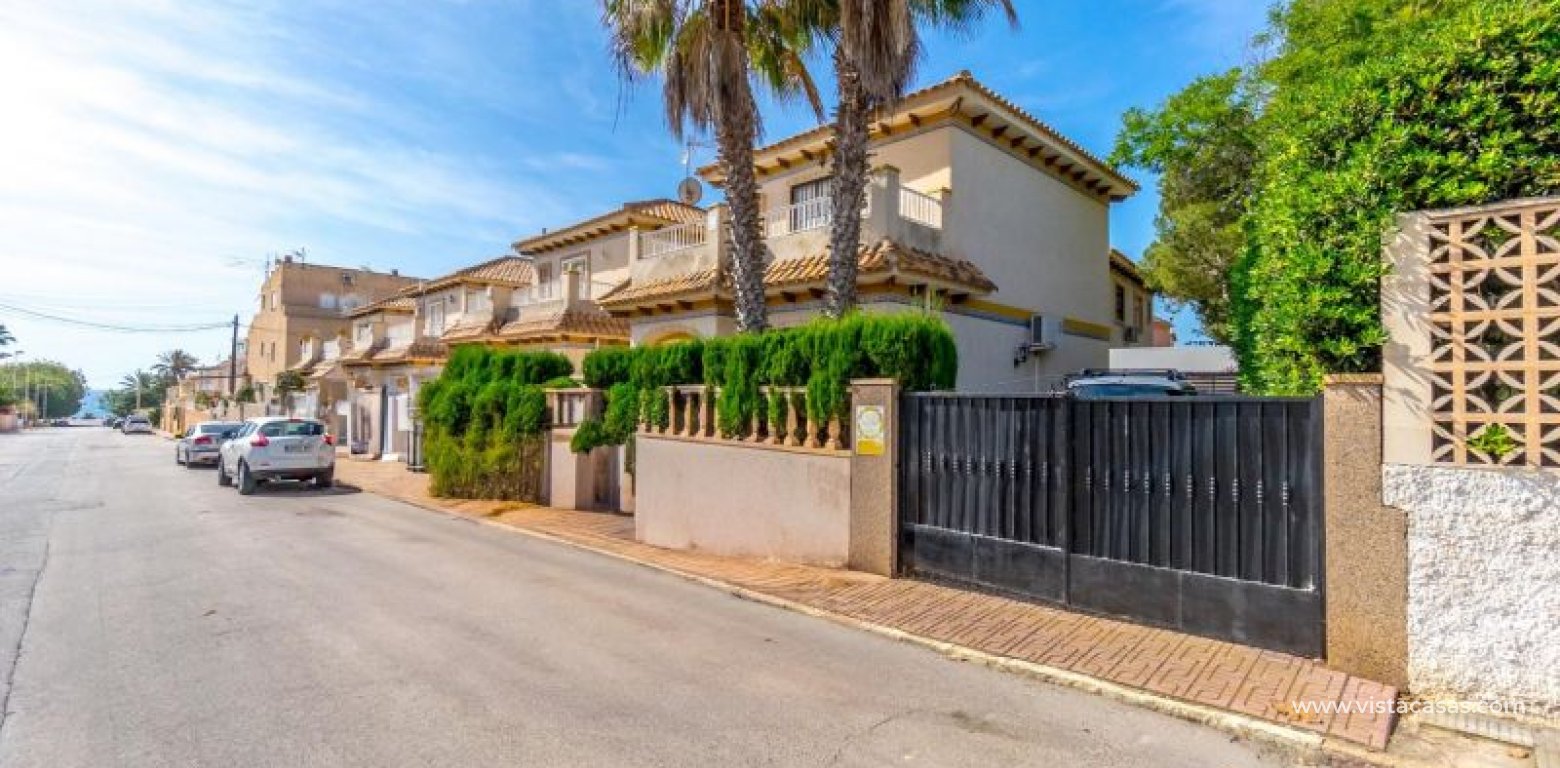 Resale - Villa - Torrevieja
