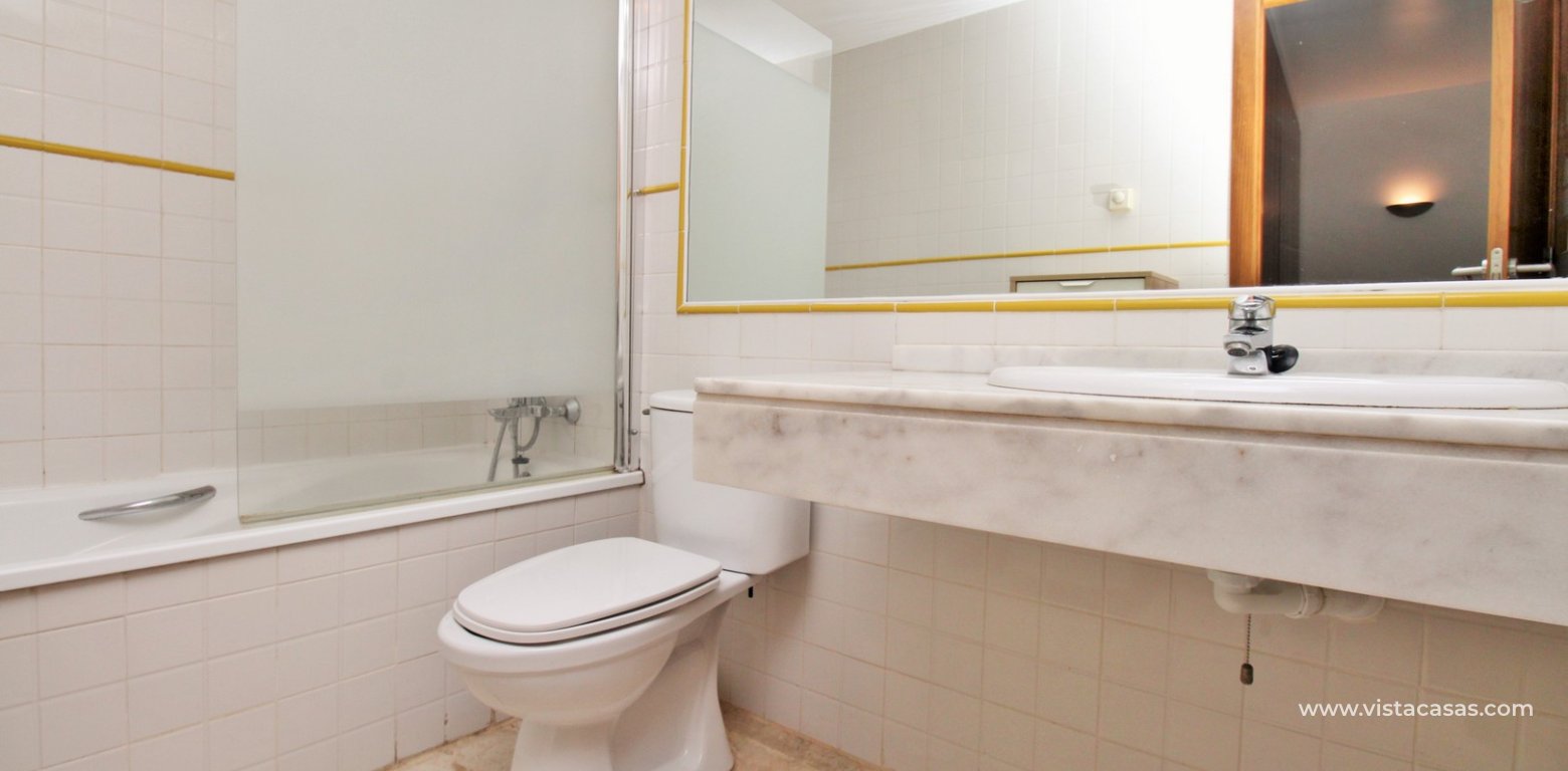 Punta Prima La Entrada 2 bed apartment for sale en-suite bathroom