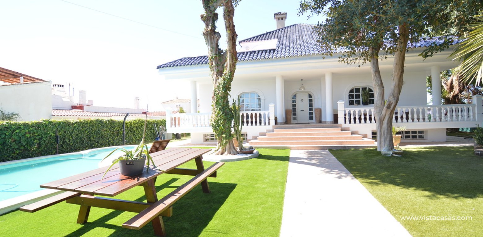 Resale - Villa - Torrevieja