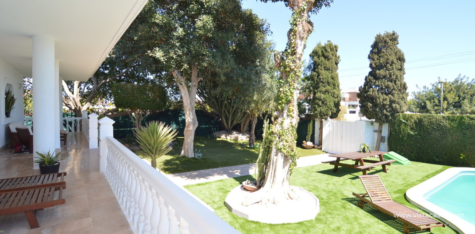 Resale - Villa - Torrevieja