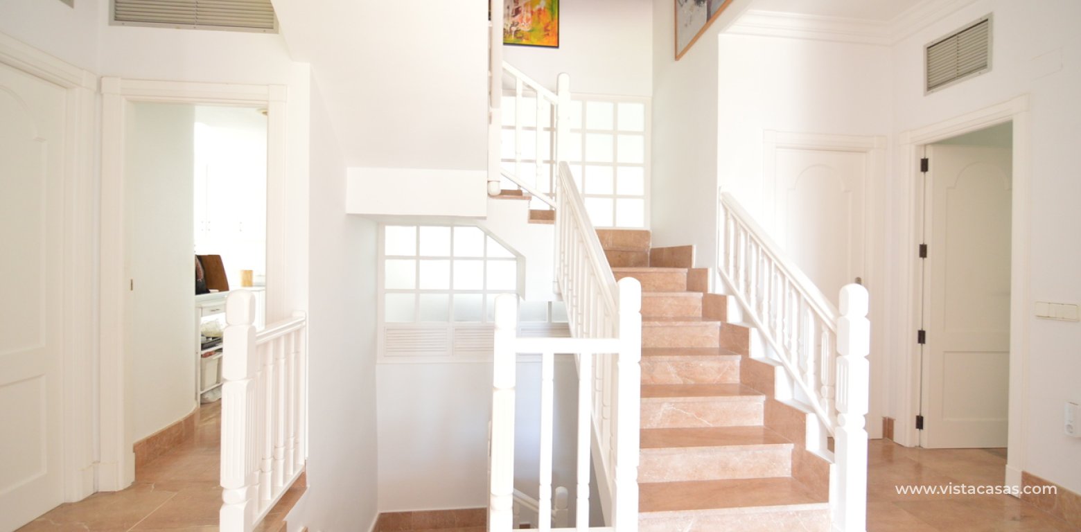 Resale - Villa - Torrevieja