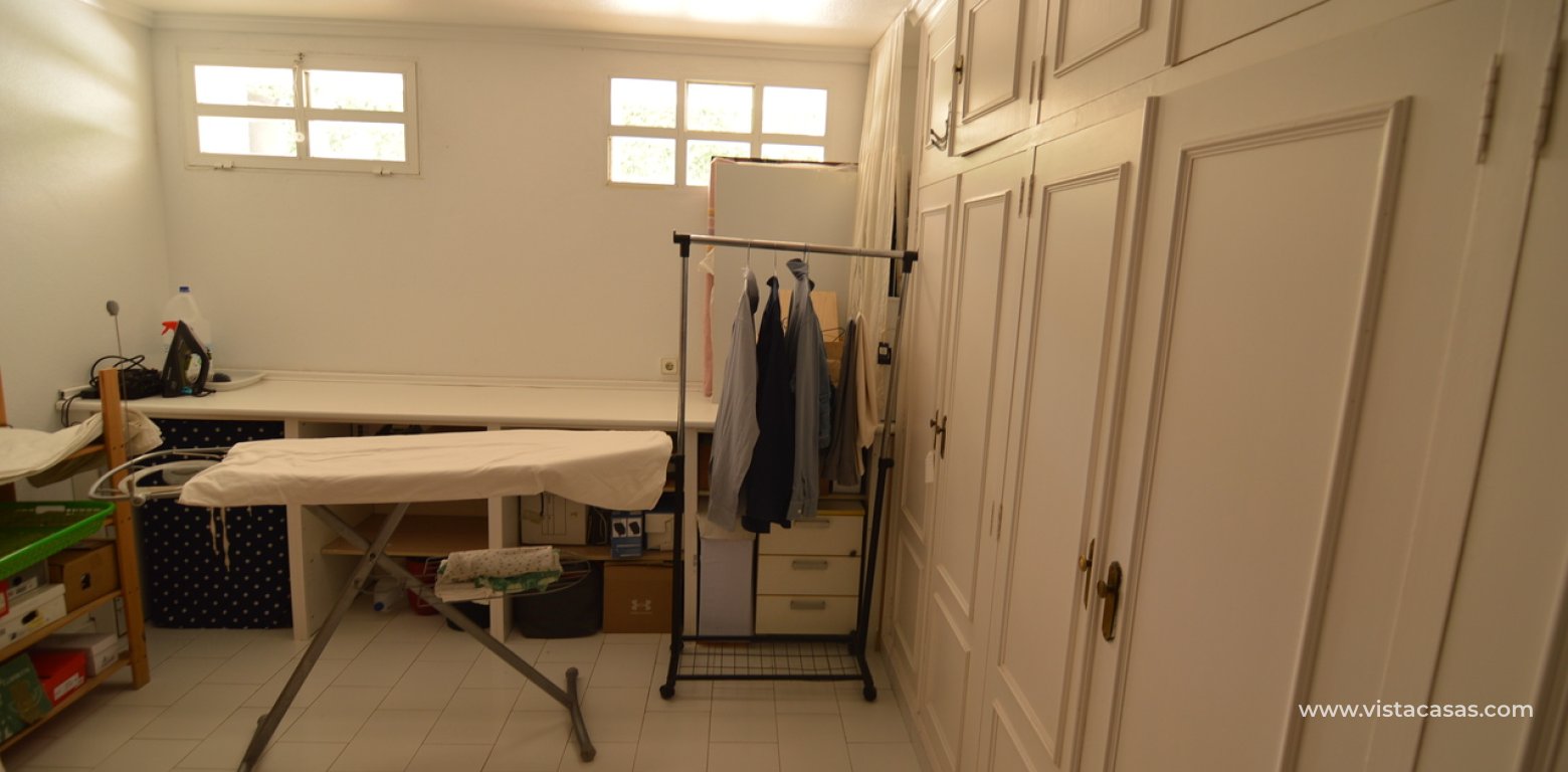 Resale - Villa - Torrevieja