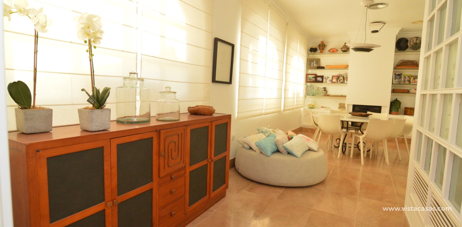 Resale - Villa - Torrevieja