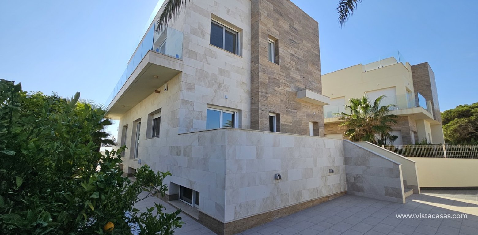 Sale - Villa - La Zenia