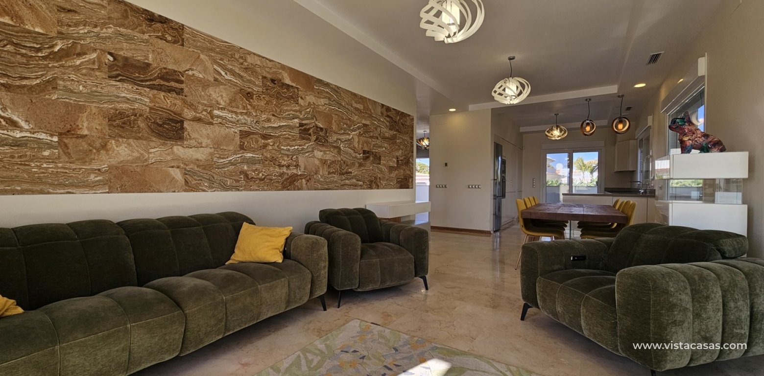 Sale - Villa - La Zenia