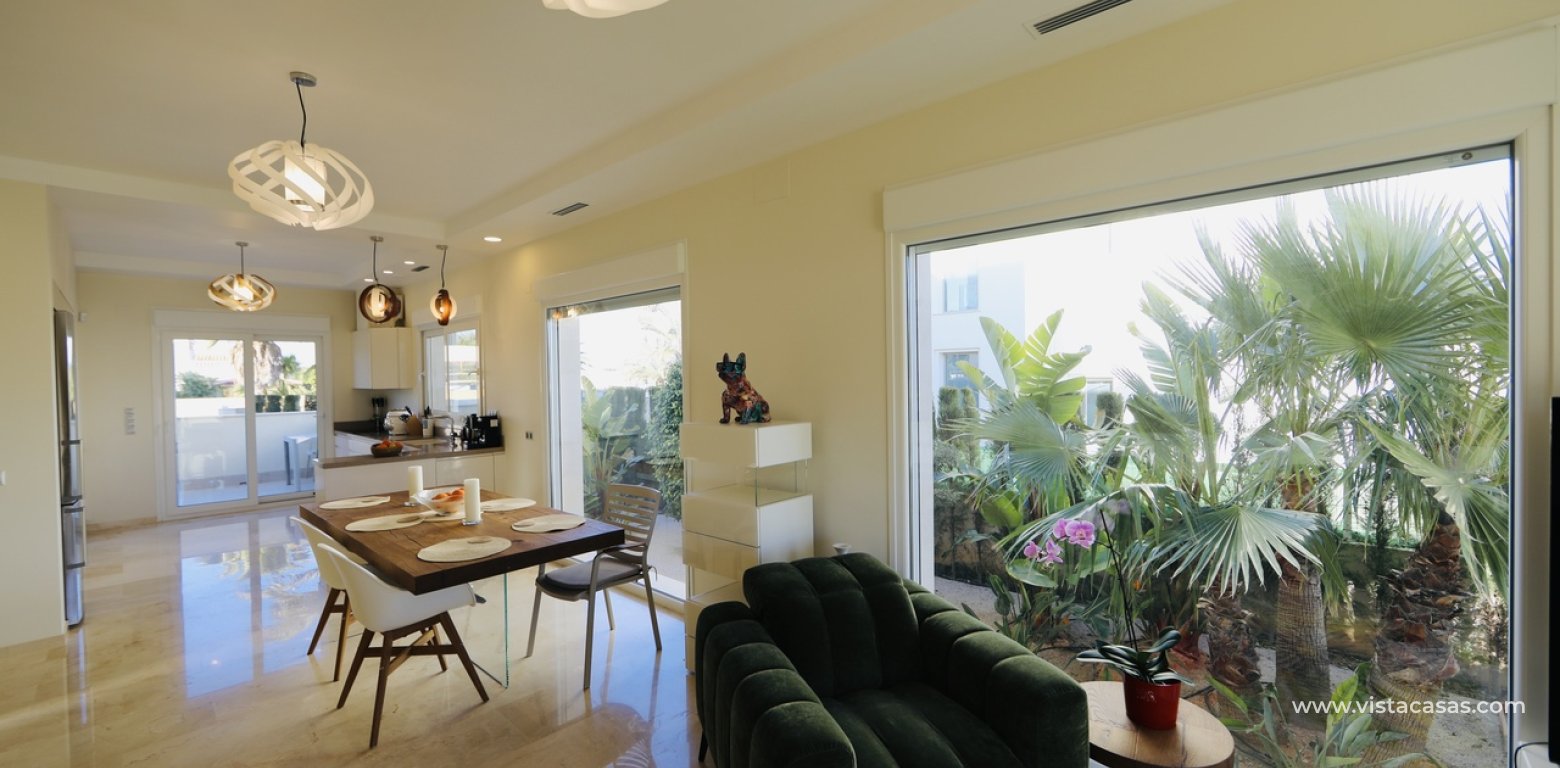 Sale - Villa - La Zenia