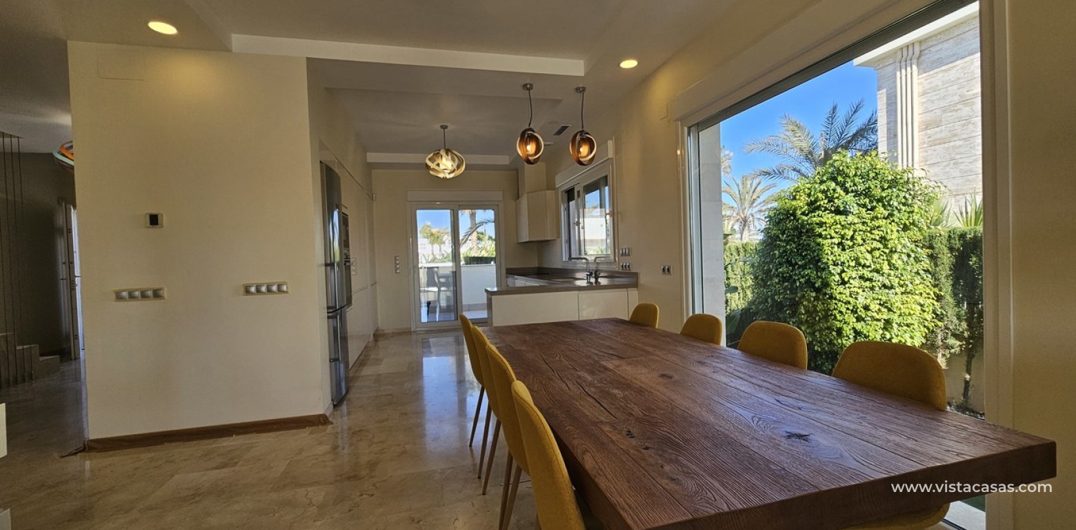 Sale - Villa - La Zenia