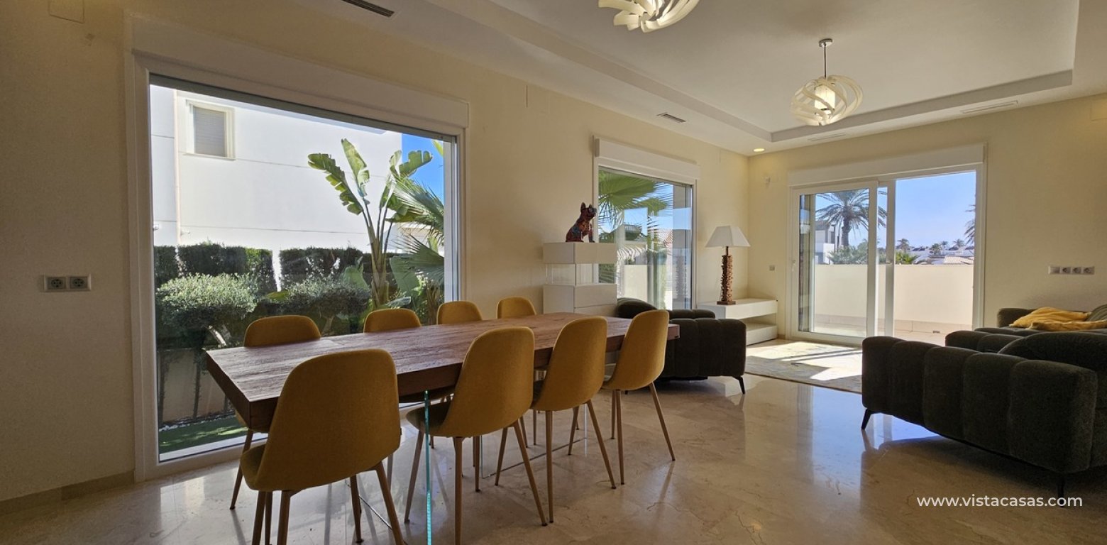 Sale - Villa - La Zenia