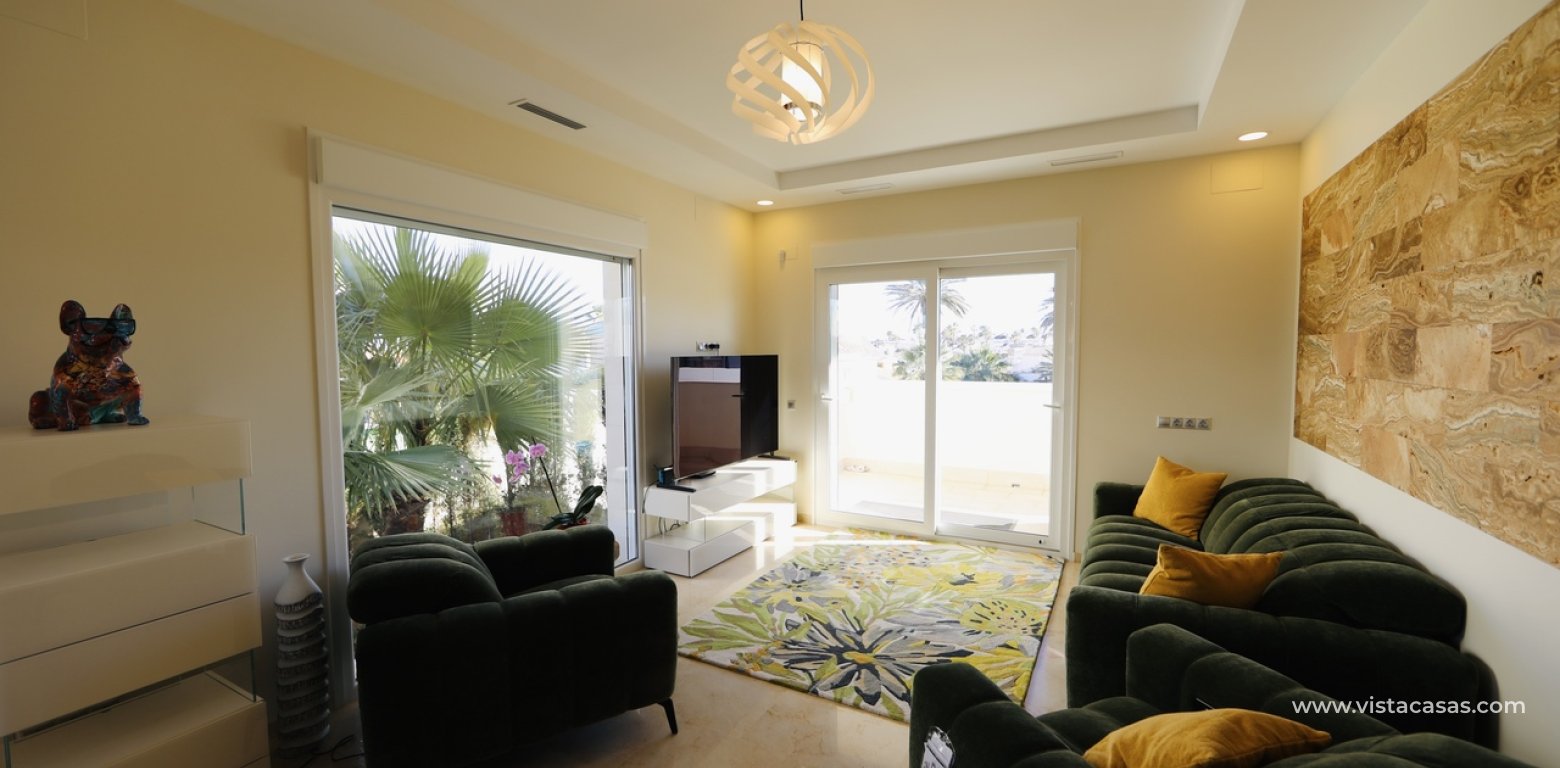 Sale - Villa - La Zenia