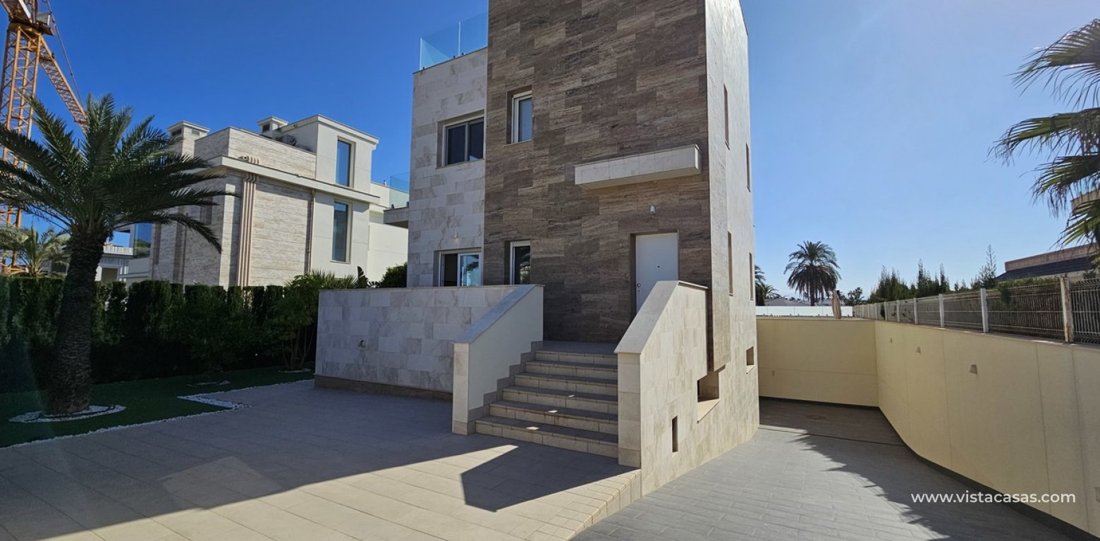 Sale - Villa - La Zenia