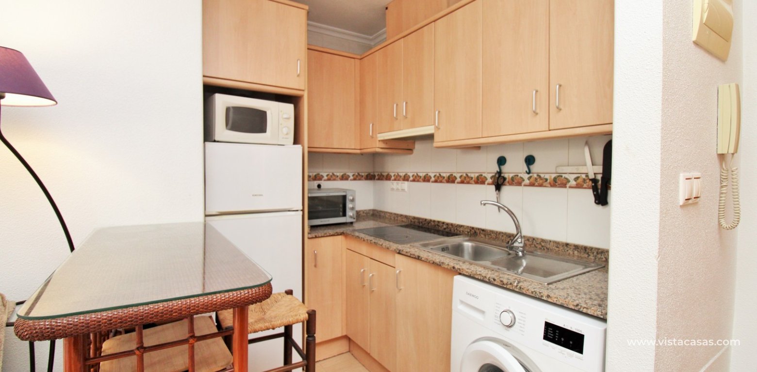 Apartment for sale in Torrevieja kitchen 2