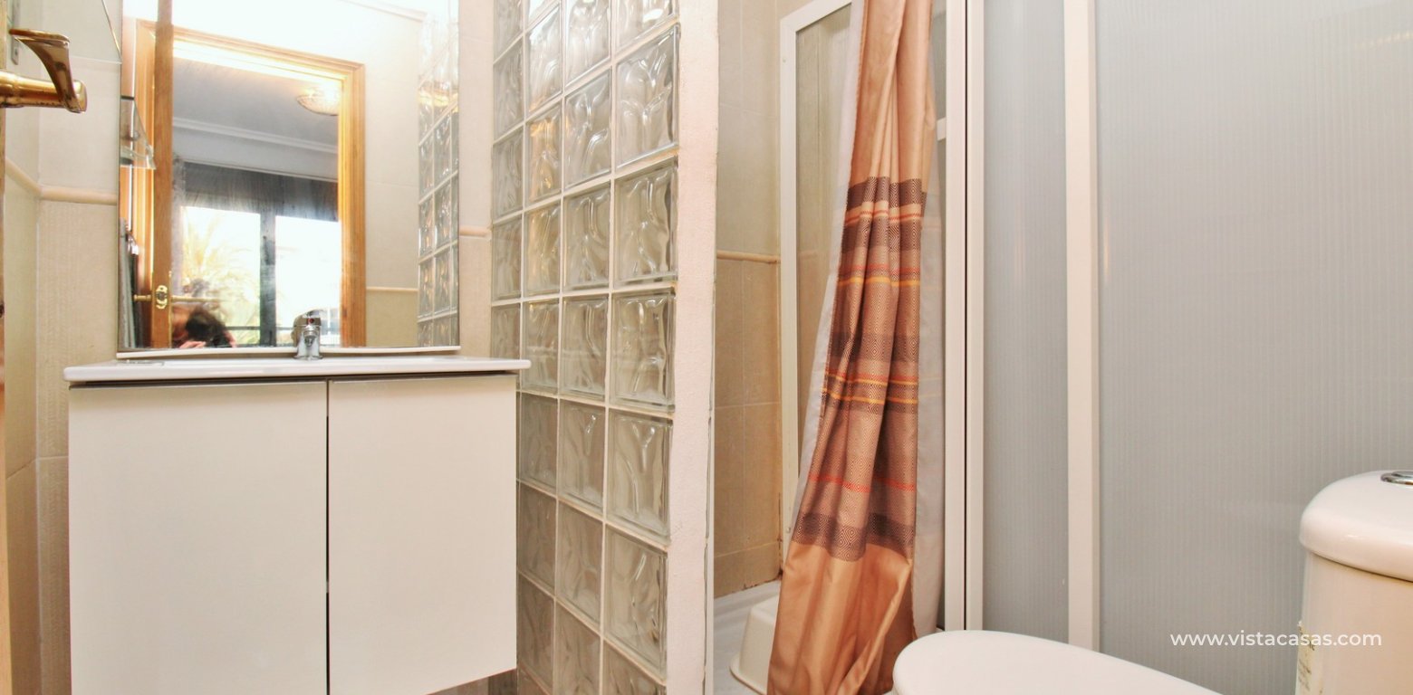 Apartment for sale in Torrevieja bathroom
