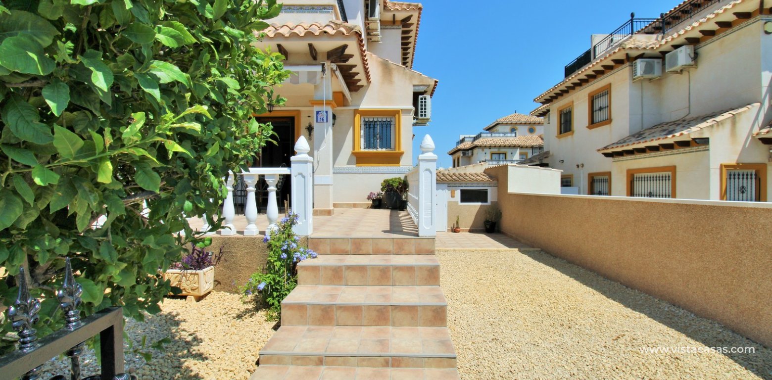 Townhouse for sale in Pinada Golf 1 Villamartin entrace