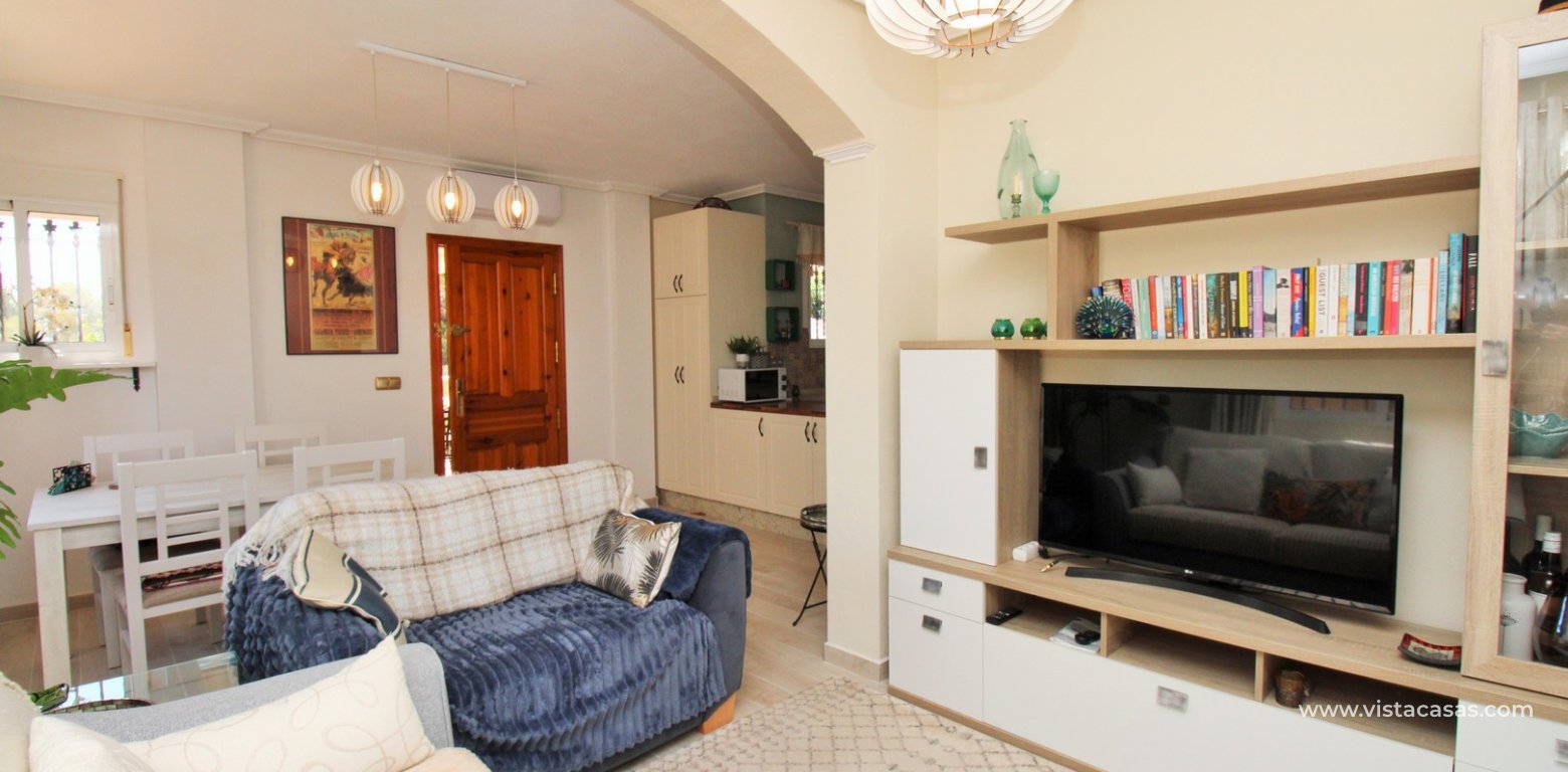 Townhouse for sale in Pinada Golf 1 Villamartin living area 3