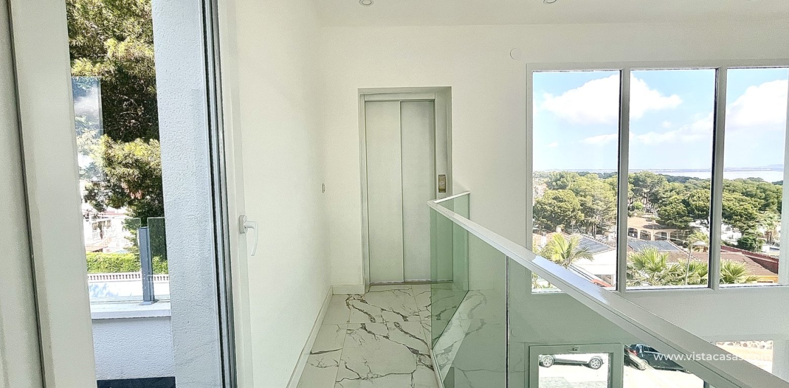 Resale - Villa - Los Balcones