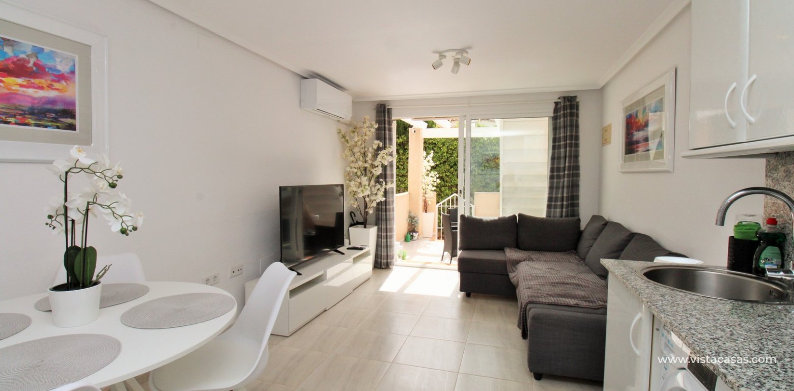 Bungalow with roof terrace for sale Villamartin lounge diner