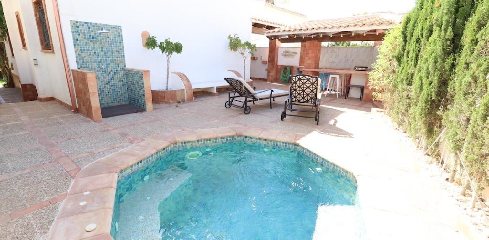Sale - Villa - Villamartin