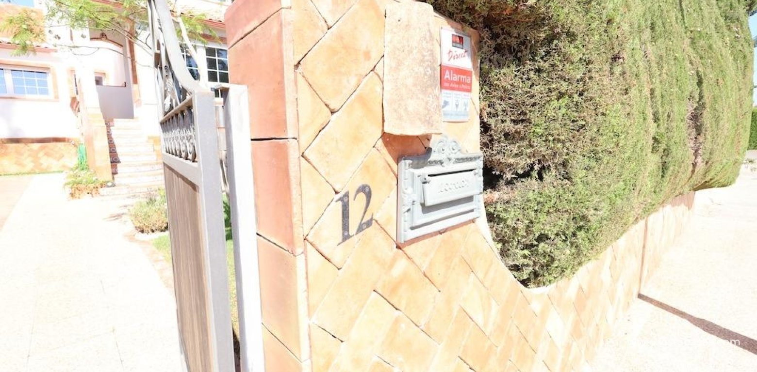 Sale - Villa - Villamartin